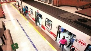 Metro de Santiago restablece servicio en Línea 1 tras cierre de siete estaciones