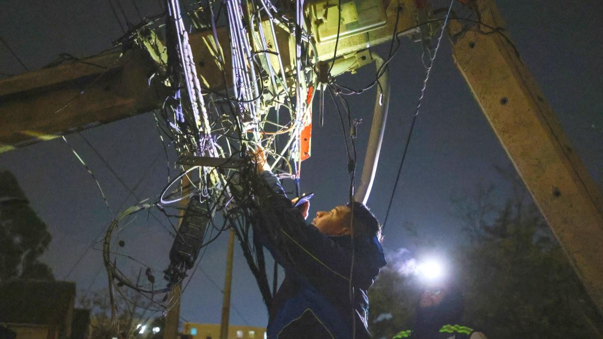 Siete comunas de la RM tendrán cortes de luz programados este sábado 27: Revisa los sectores afectados y cuánto tiempo durará