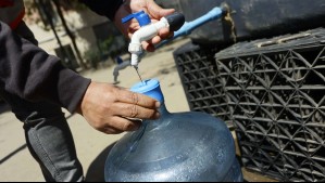 Corte de agua en Santiago: Revisa las comunas afectadas, su duración y los puntos de abastecimiento