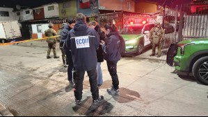 Investigan doble homicidio en La Pintana: Hay dos hombres encontrados muertos y más de 40 casquillos de bala en la vía pública