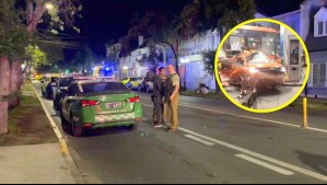 Persecución termina con un fallecido y dos heridos en Providencia: Delincuentes chocaron contra bus RED