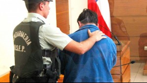 Detienen a hombre que colgó de un árbol y mató al perro de su vecina porque atacó a sus ovejas