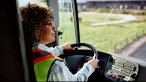 ¿Quieres ser conductora del transporte público? Feria laboral ofrecerá 170 cupos y capacitación para mujeres