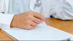 Tribunal ordena a médicos escribir recetas con claridad en India: 'Es un derecho fundamental'