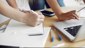 PUCV ofrece más de 30 cursos gratis: Cómo inscribirte paso a paso