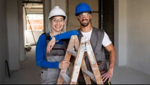 Servicio País abre postulaciones para trabajar un año en comunas remotas: ¿Qué sueldo puedo ganar?