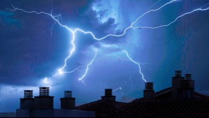 Meteorología actualiza aviso por 'probables tormentas eléctricas' para zonas de dos regiones del país