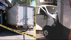 Camión colisiona con vehículo, pierde el control y termina incrustado en almacén de Ñuñoa