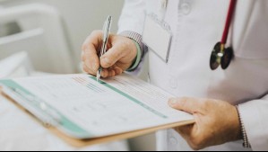 Licencias médicas: Más de 80 mil trabajadores del sector privado viajaron fuera del país durante el reposo en un año y medio