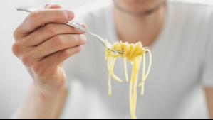 ¿Por qué recomiendan comer los fideos, papas y arroz después de haberlos dejado en el refrigerador?
