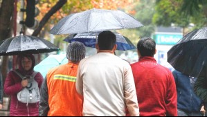 Lluvia llegará el fin de semana a la zona central: Santiago y Pichilemu tendrán hasta 4,9 mm de agua caída el sábado