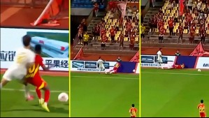 Futbolista choca contra una valla publicitaria y se rompe el cuello durante partido en China