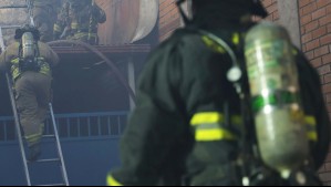 Explota cocina de restaurante peruano de Santiago por posible acumulación de gas: El cocinero y su ayudante están heridos