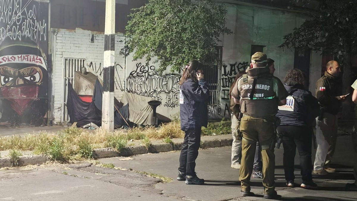 Hombre muere baleado en Santiago Centro: Fue dejado al interior de un ...