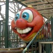 Un niño y su padre fueron a un parque de diversiones, donde lamentablemente el menor sufrió una caída que lo dejó con una grave lesión. El menor estuvo hospitalizado tres semanas, pero después murió. ¡Detalles!