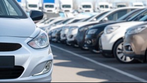 Sernac emite alerta de seguridad para dos modelos de autos nuevos: Uno presenta riesgo de rotura del neumático