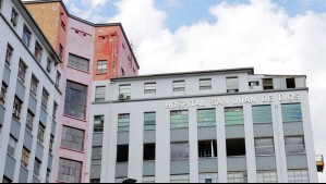 Adolescente es apuñalado al interior de hogar Mejor Niñez en Santiago