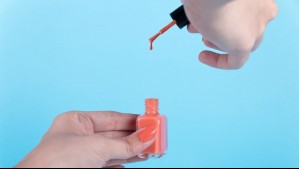 Tienen ingrediente prohibido: ISP ordena retirar del mercado estos 10 esmaltes de uñas vendidos en Chile