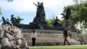 Duró solo un día limpia: Así quedó la recién restaurada Fuente Alemana del Parque Forestal tras ser vandalizada
