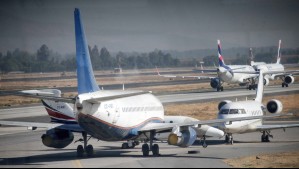 Falso aviso de bomba en Aeropuerto de Santiago: Evacúan avión con destino a Puerto Montt en medio de embarque