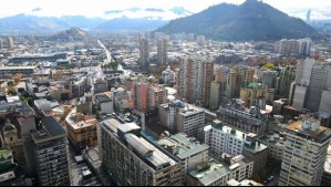 Santiago con cielo despejado, ambiente caluroso y máxima de 29°C: El pronóstico del tiempo de Jaime Leyton para este miércoles