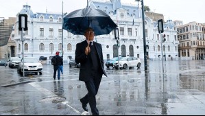 ¿A qué hora y en qué comunas podría llover este viernes en Santiago?