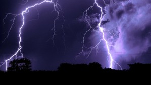 Por tormentas eléctricas: Declaran Alerta Temprana Preventiva para 9 comunas del sur de Chile