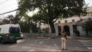 Profesora agredida, daños al vehículo del rector y bombas molotov: Municipalidad anuncia querella por hechos de violencia en INBA