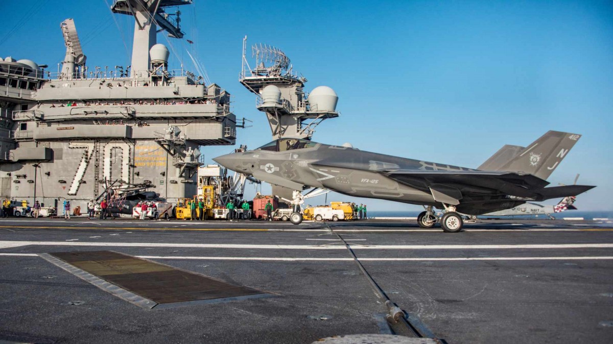 Estados Unidos envía portaaviones para combatir tráfico de drogas en Latinoamérica