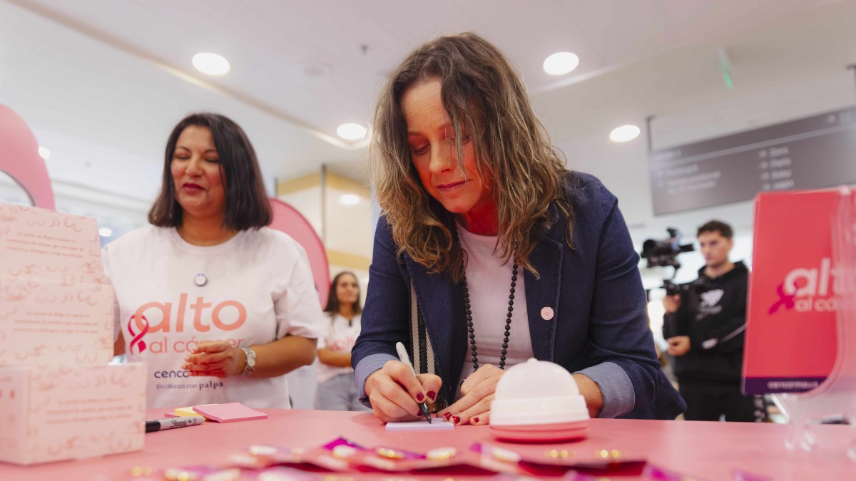 'Alto al cáncer': Cenco Malls cumplió más de una década promoviendo la detección temprana del cáncer de mama