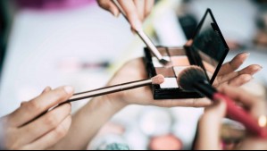 Reconocida marca de maquillaje internacional cerrará tienda en Santiago: Ofrece descuentos de hasta un 70%