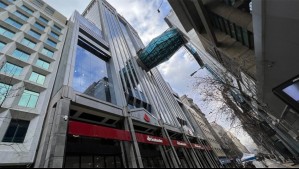 Tiene un valor de casi $2 millones por metro cuadrado: Icónico edificio del centro de Santiago está a la venta
