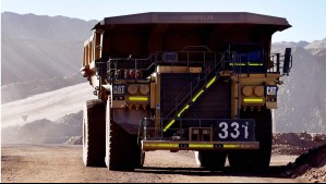 Reportan accidente minero en Tierra Amarilla: Trabajador habría caído al interior de un pique