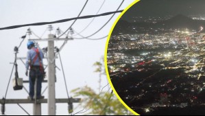 Anuncian cortes de luz para este lunes en la Región Metropolitana: Revisa las comunas y sectores afectados