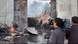 Incendio afectó a fábrica de muebles de Quinta Normal: Emergencia fue controlada por Bomberos