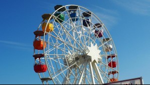 Niña de 10 años y una mujer lesionadas tras caer 'desde la parte más alta' de una rueda de la fortuna en Panguipulli