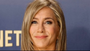 Jennifer Aniston presenta a su nueva pareja, un reconocido escritor: Le dedicó romántico saludo de cumpleaños