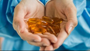 Retiran más de 1.300 unidades de fármaco para tratar déficit de Vitamina D: Esto dijo la farmacéutica tras alerta del ISP