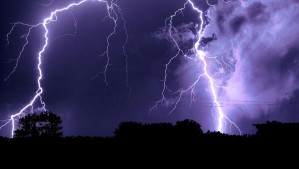 '¿Dónde estará el alboroto?': Advierten probables tormentas eléctricas y granizos para el centro y sur de Chile