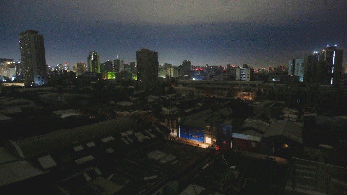 Importante corte de luz afectará a diez comunas de la RM este lunes y durará hasta 9 horas: Revisa las zonas sin suministro