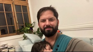 'Buenas noches Chile lindo': La foto junto a su hija que subió el Presidente Boric en medio del debate de Anatel