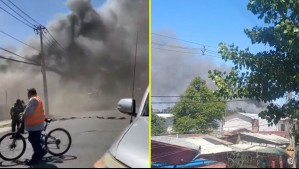 Incendio afecta a fábrica de madera en Renca: Trabajadores debieron escapar del recinto