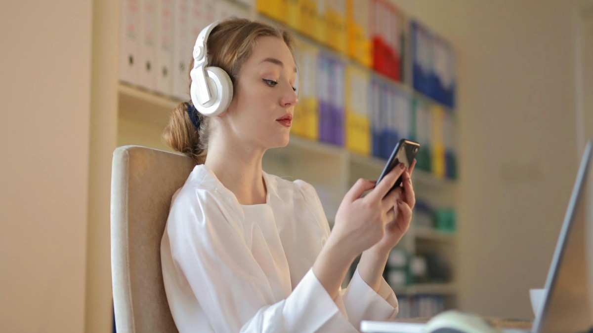 Nomofobia en aumento: El 76% de los chilenos se considera dependiente de su smartphone