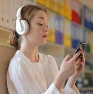 Nomofobia en aumento: El 76% de los chilenos se considera dependiente de su smartphone