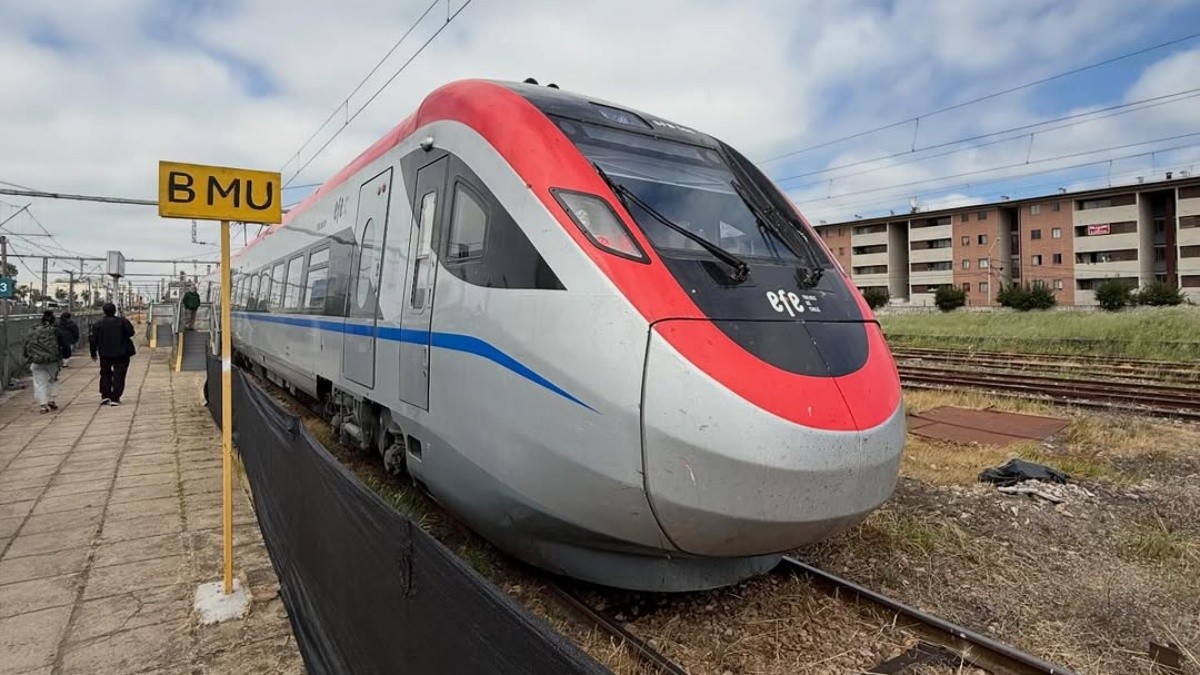 'Un gran paso en la dirección correcta': YouTuber internacional elogia al tren 'más rápido y avanzado' de Sudamérica