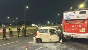 Accidente de tránsito entre bus Red y vehículo en la Autopista Central dejó un fallecido y tres heridos