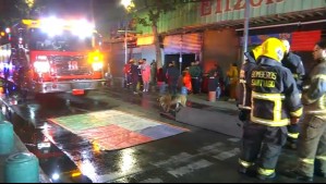 Incendio afecta al Persa Biobío y deja 12 locales afectados: Ropa y Artículos tecnológicos resultaron quemados