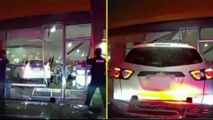 Video muestra intensa persecución que termina con conductora chocando una peluquería en EEUU