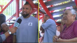 '¿Quién es la señora?': Mujer puso en aprietos a Arturo Vidal en local de votación tras confundir a su pareja con otra persona