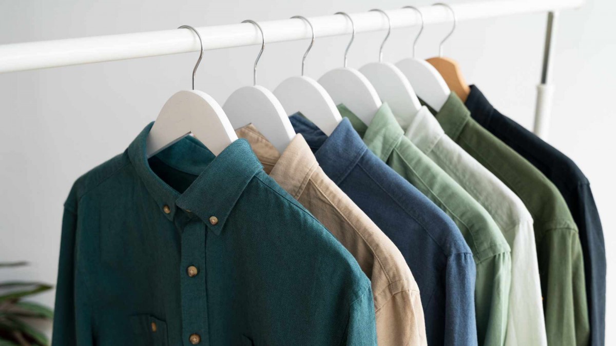 Por cierre de local: Tienda de Concepción remata prendas de ropa desde los $1.000